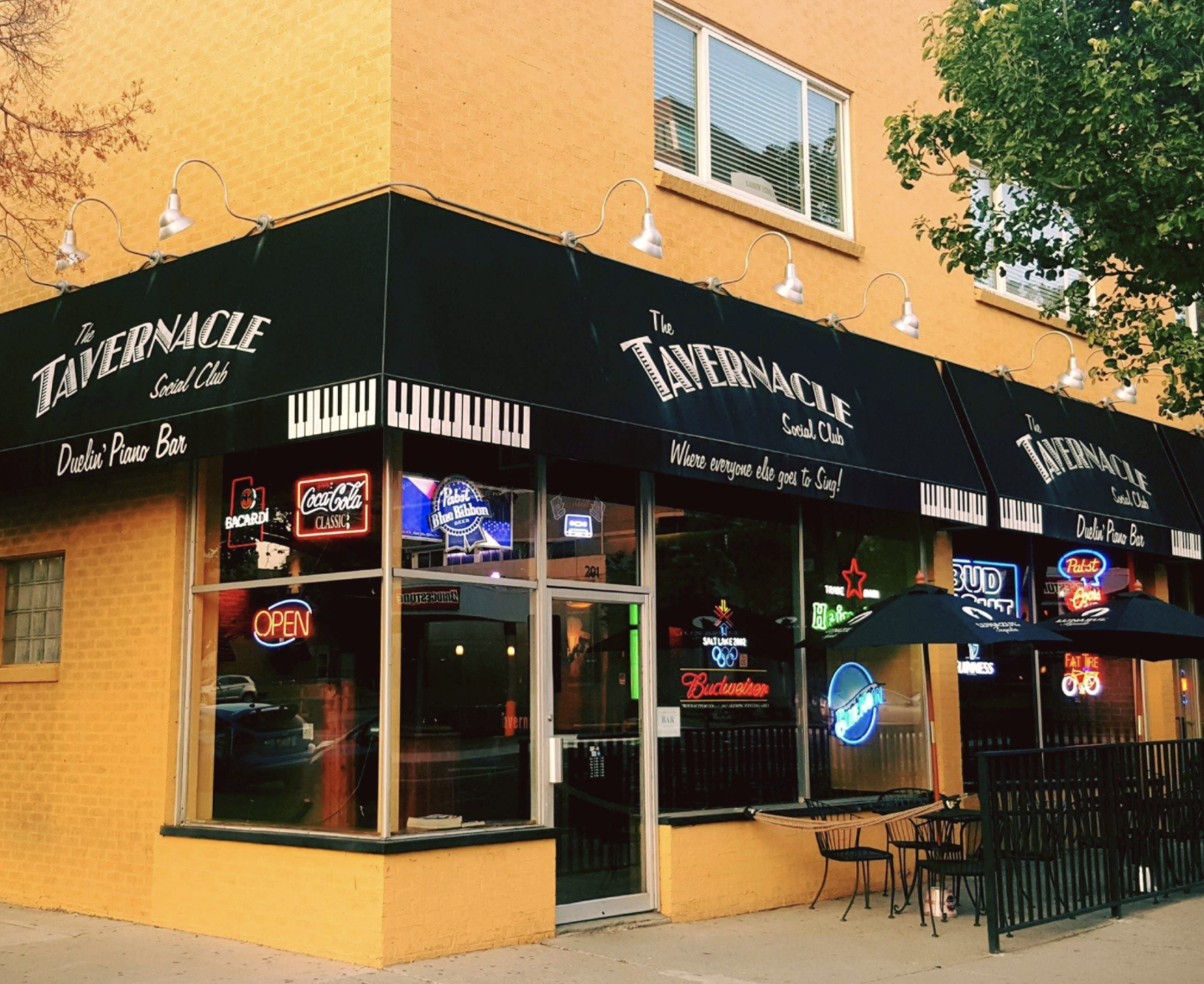 Facade of Tavernacle piano bar